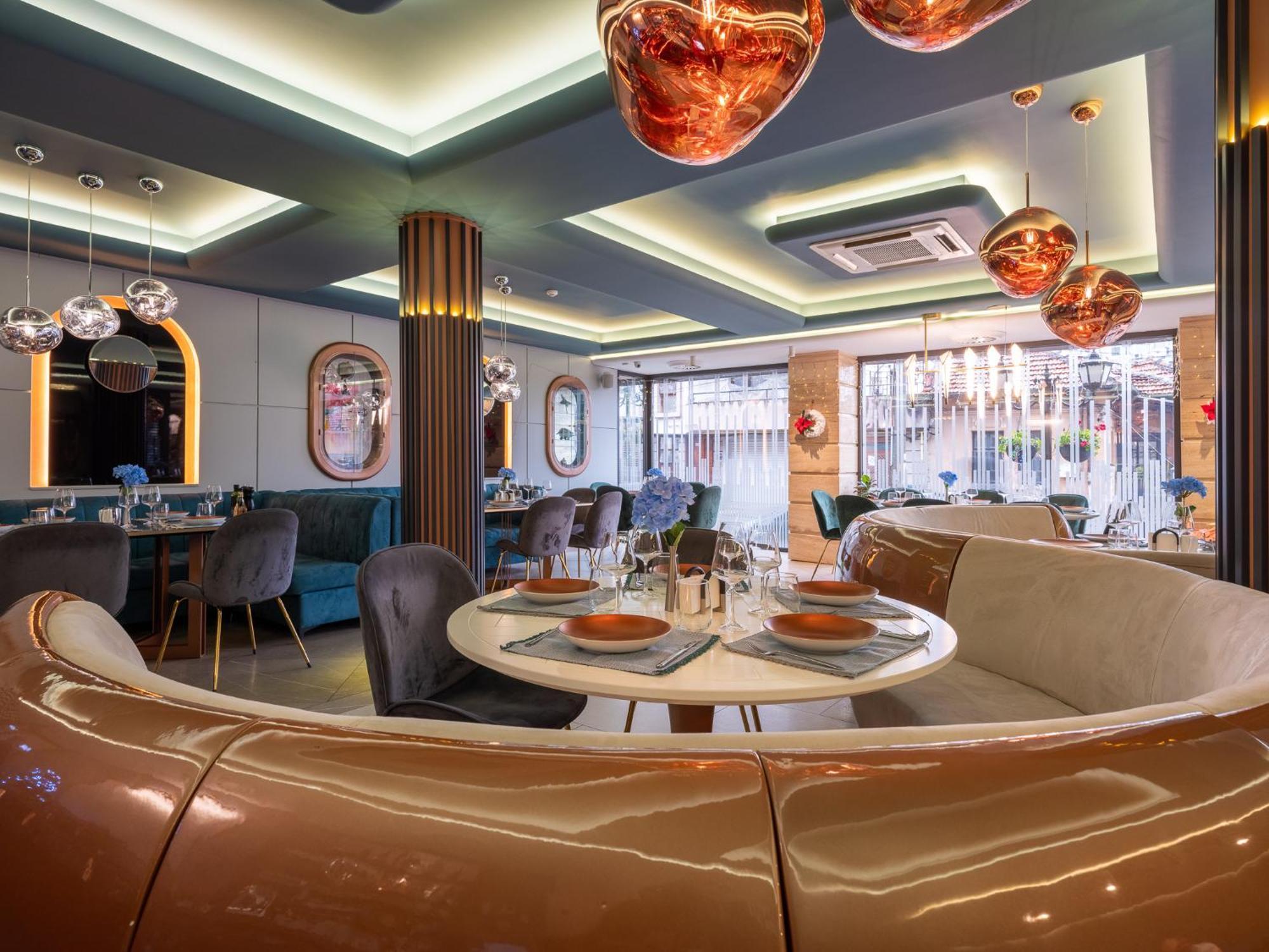 Hotel Concorde Veliko Tarnovo Kültér fotó