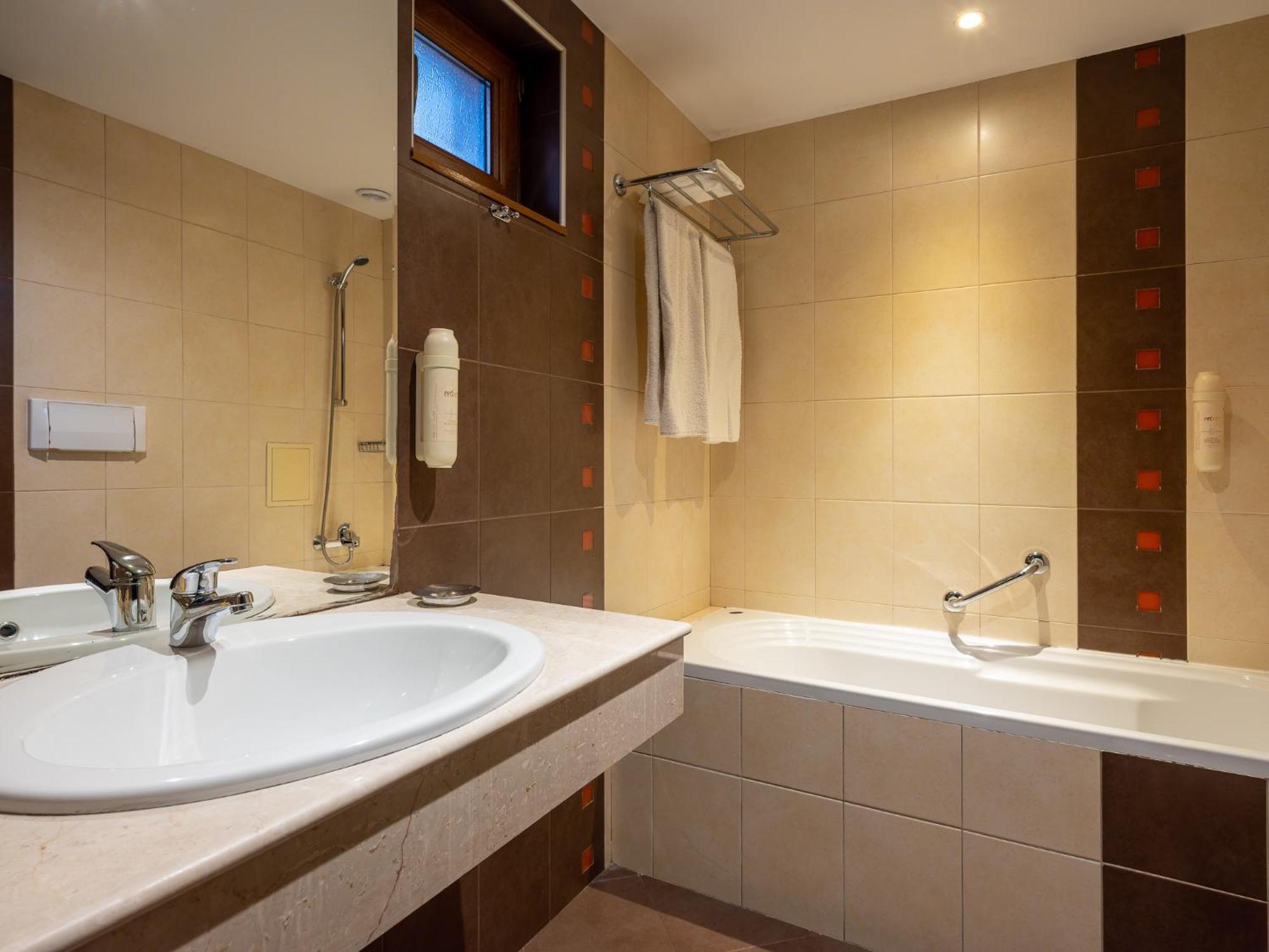 Hotel Concorde Veliko Tarnovo Kültér fotó