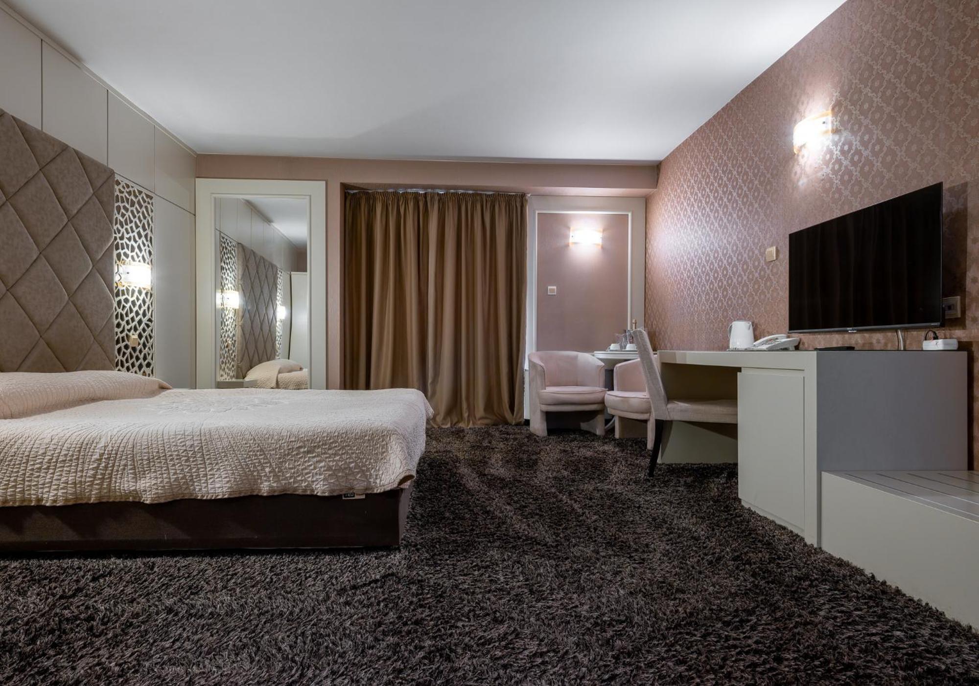 Hotel Concorde Veliko Tarnovo Kültér fotó